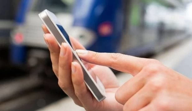 Απίστευτο! Εφαρμογή ζωντανεύει τους ανθρώπους στις φωτογραφίες και τους κάνει να… τρέχουν (βίντεο)